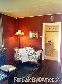 Vibrant Parlor
						:
						Provides a sophisticated atmosphere for welcoming your guests.