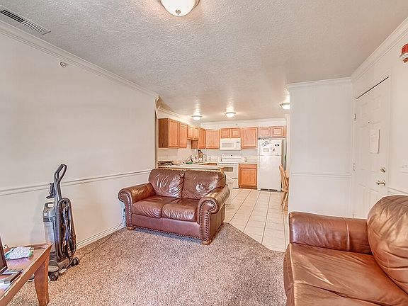 3rd image of 567 N University Ave APT 212