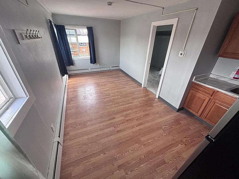 4321 Thompson Ave #6 — Photo 1