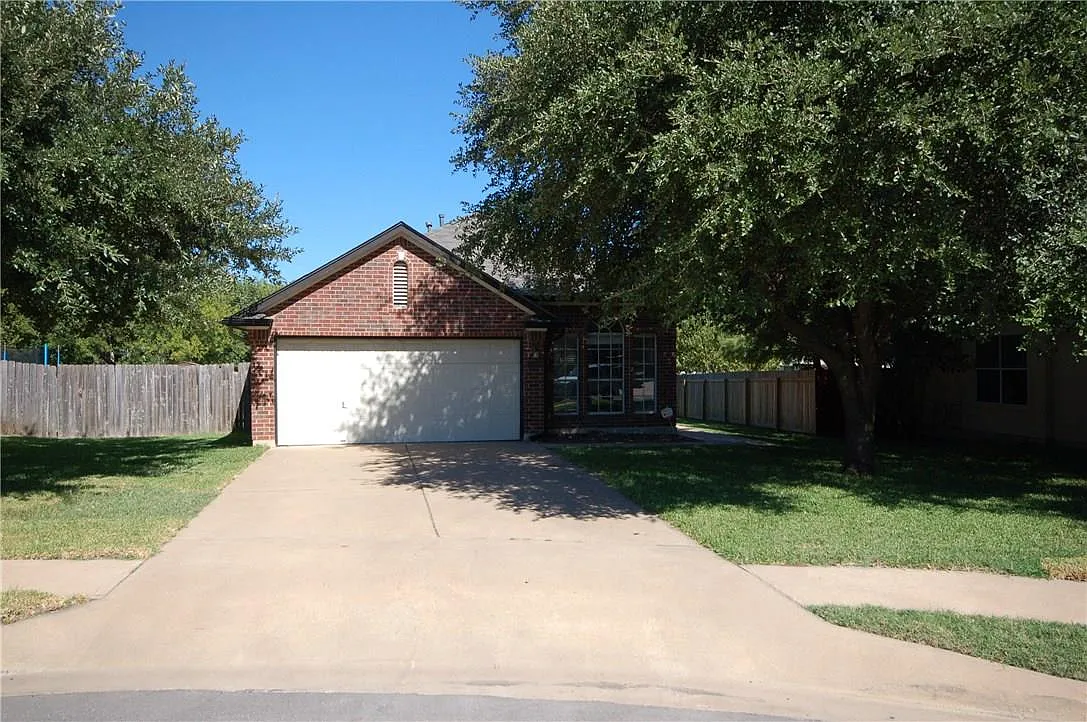 3 bed, 2.0 bath, 1362 sqft, $2,250 — Photo 1