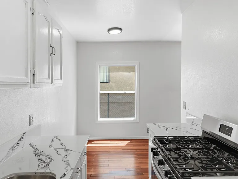 1427 N Kingsley Dr #108 — Photo 20