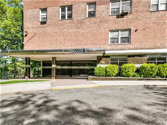 Sold by Robert E. Hill  | media 10
