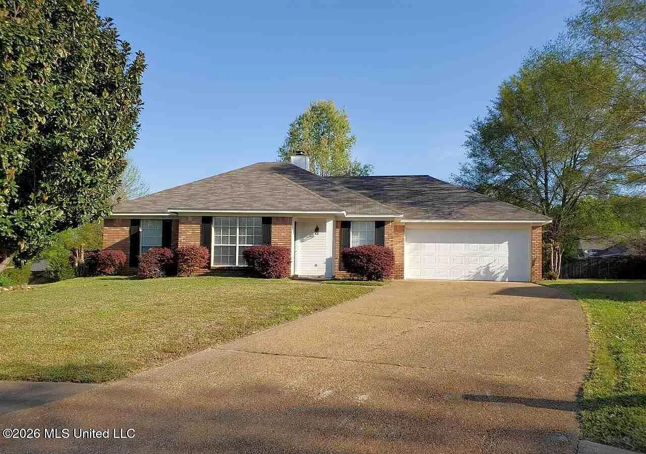 3 bed, 2.0 bath, 1352 sqft, $1,950 — Photo 1