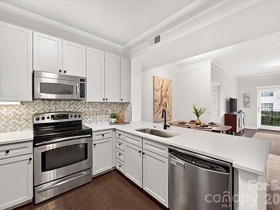 3rd image of 721 Governor Morrison St Unit 526