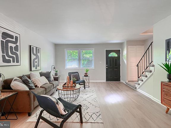 5th image of 6190 Radecke Ave