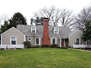55 Loren Woods Dr, Saint Louis, MO 63124