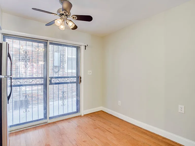 7 E Hamburg St — Photo 10