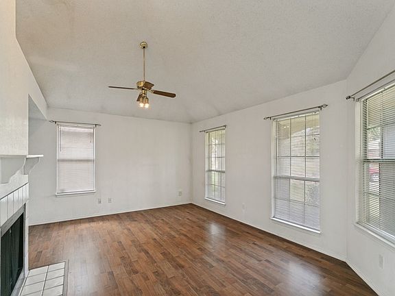 5th image of 714 Bluebonnet Dr