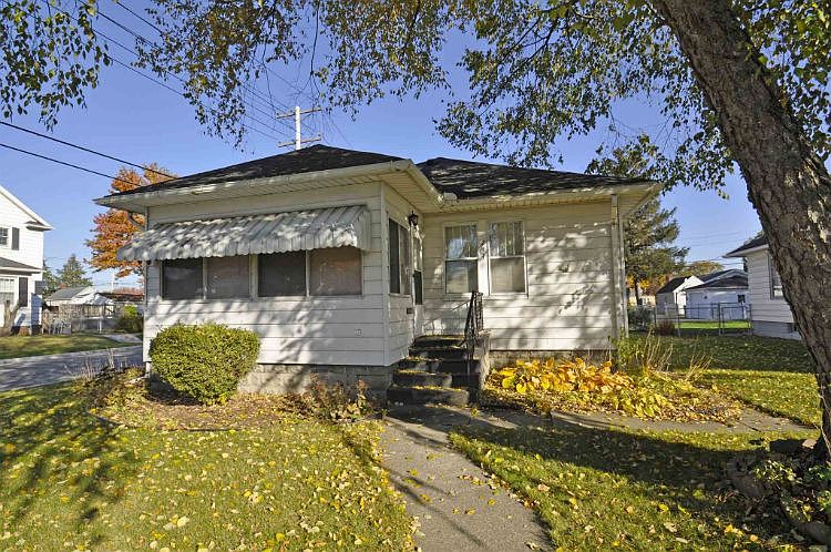 1st image of 214 N Byrkit Ave