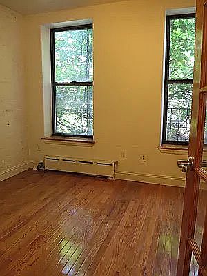 4th image of 39 Carmine St APT 1D
