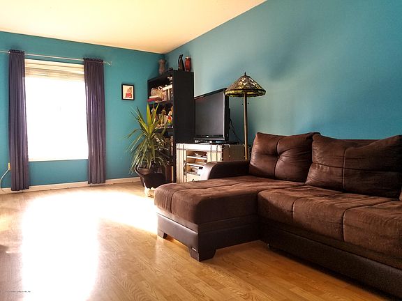 4th image of 109 Emily Ln