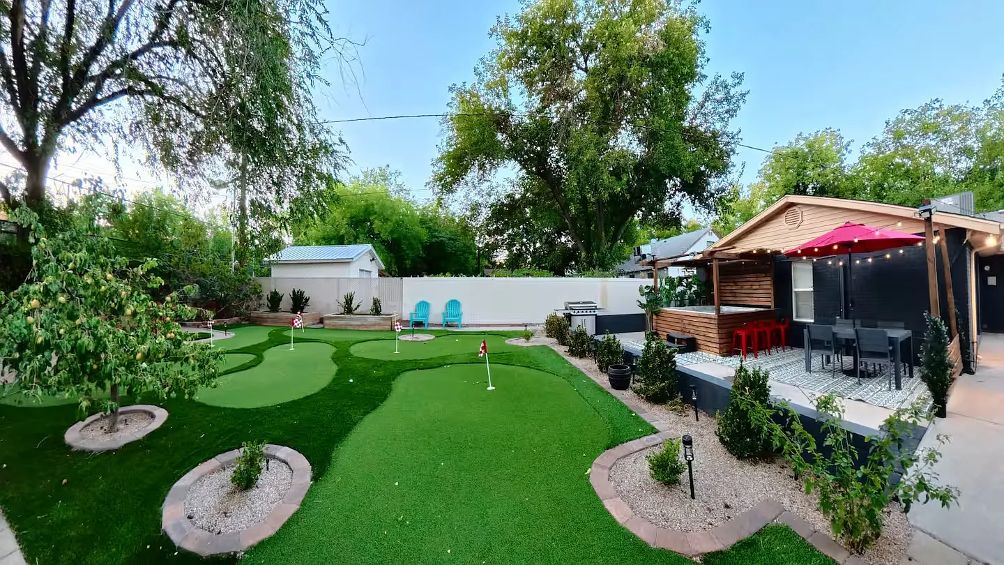 3 bed, $5,900 — Photo 1