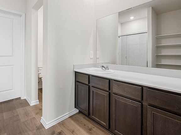 4th image of 5028 Shumard Dr