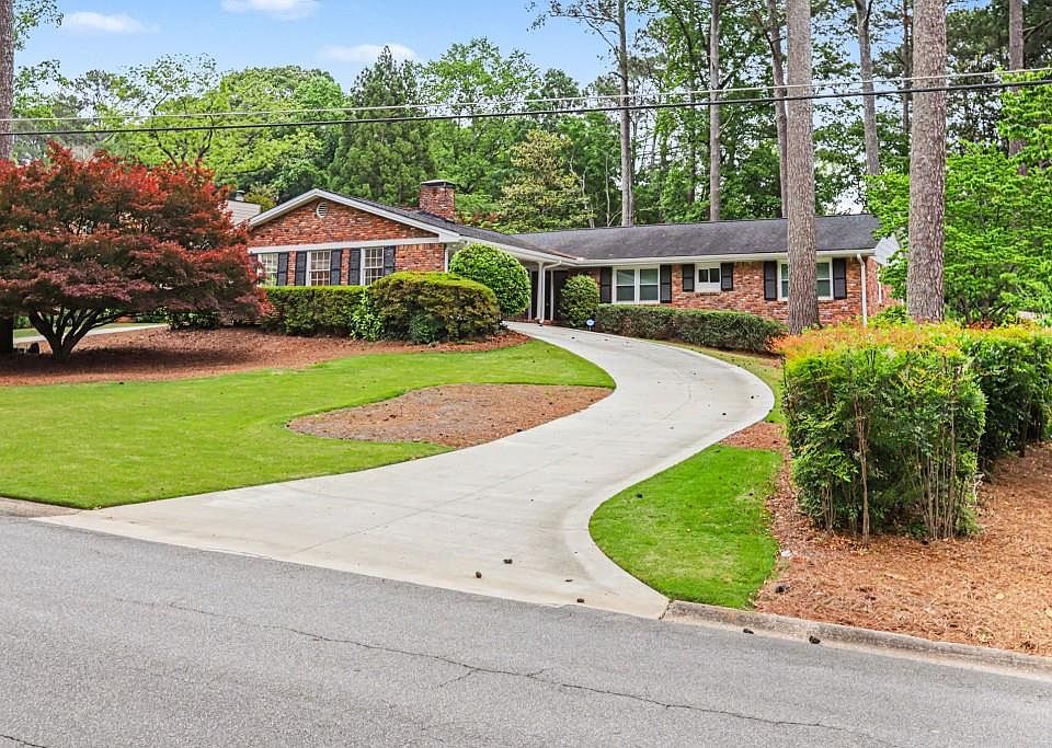 1st image of 2241 Fairoaks Rd