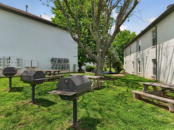 4th image of 4700 Hawthorne Place Dr #4705-6