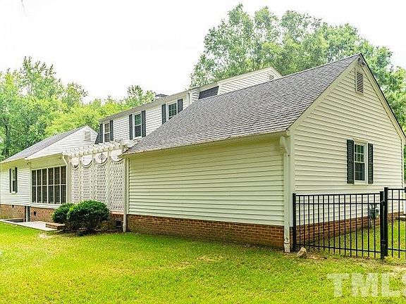 3rd image of 109 Bobwhite Ct