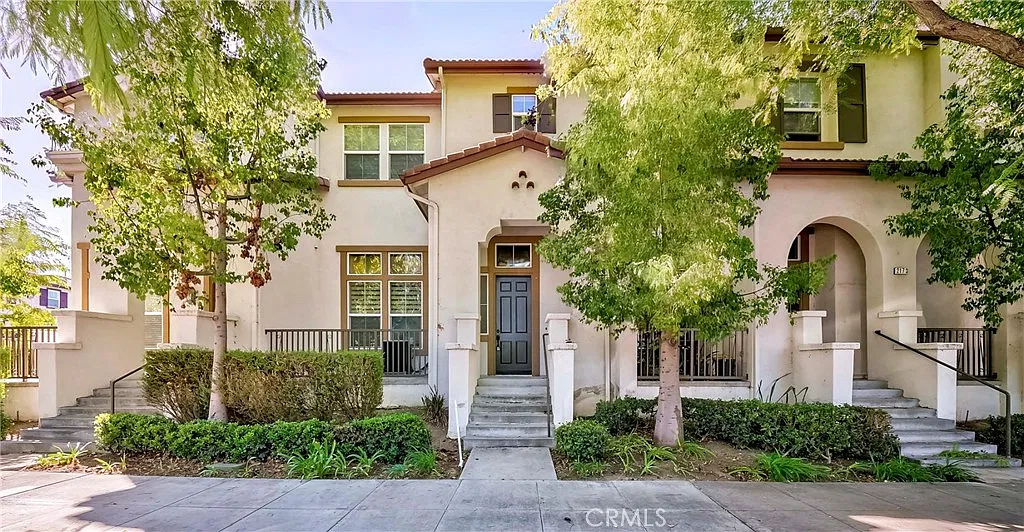 2 bed, 2.5 bath, 1623 sqft, $3,900 — Photo 1