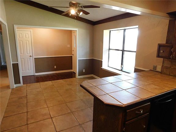 5th image of 3011 Belle Ave