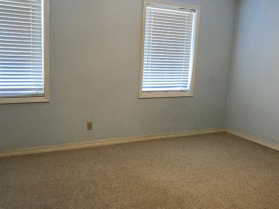 3rd image of 1803 Townhouse Dr Unit 2
