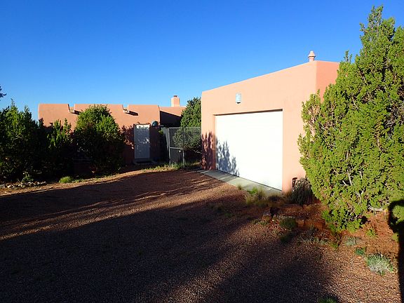 2nd image of 34 W Wildflower Dr