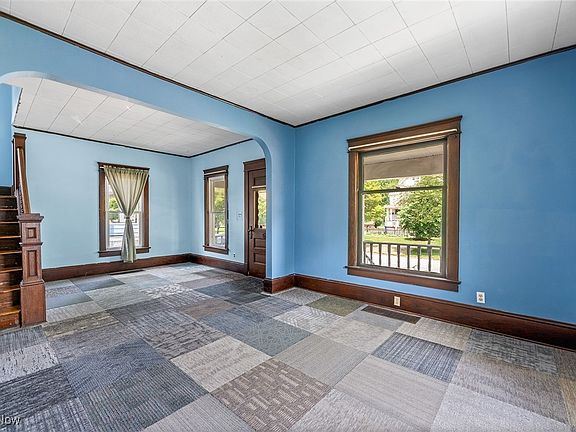 4th image of 164 E Highland Ave