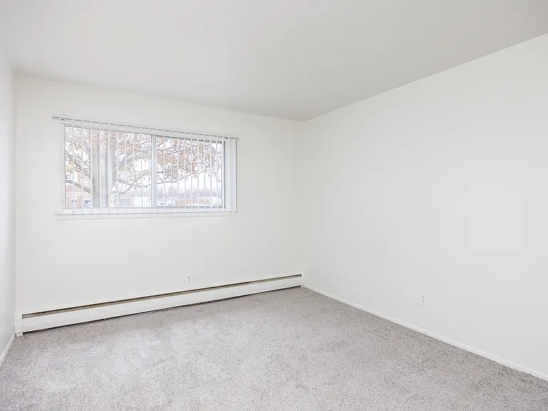 Cedar Creek Apartments — Photo 16