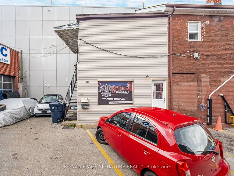 3331 Dundas St W — Photo 2