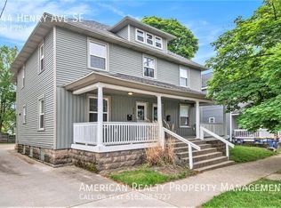 444 Henry Ave SE, Grand Rapids, MI 49503