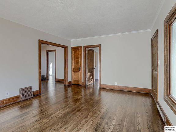 4th image of 403 N 47th St