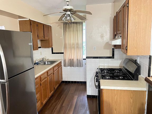 3rd image of 7828 Milan Ave