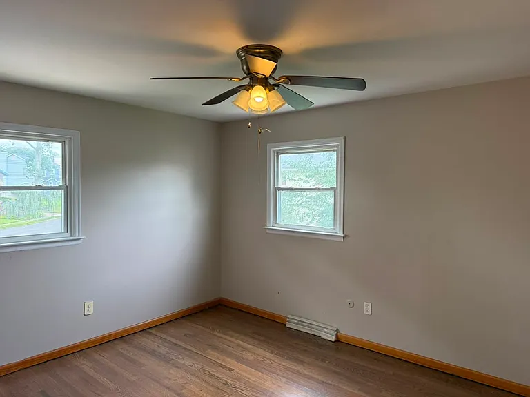 1016 Dove St — Photo 10