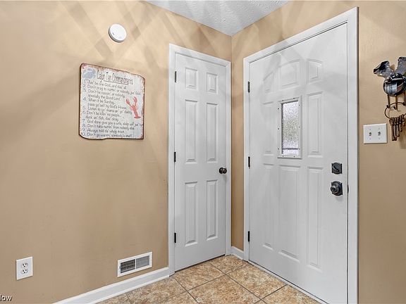4th image of 212 Fairpark Dr