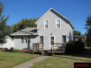 443 1st St SE, Madelia, MN 56062