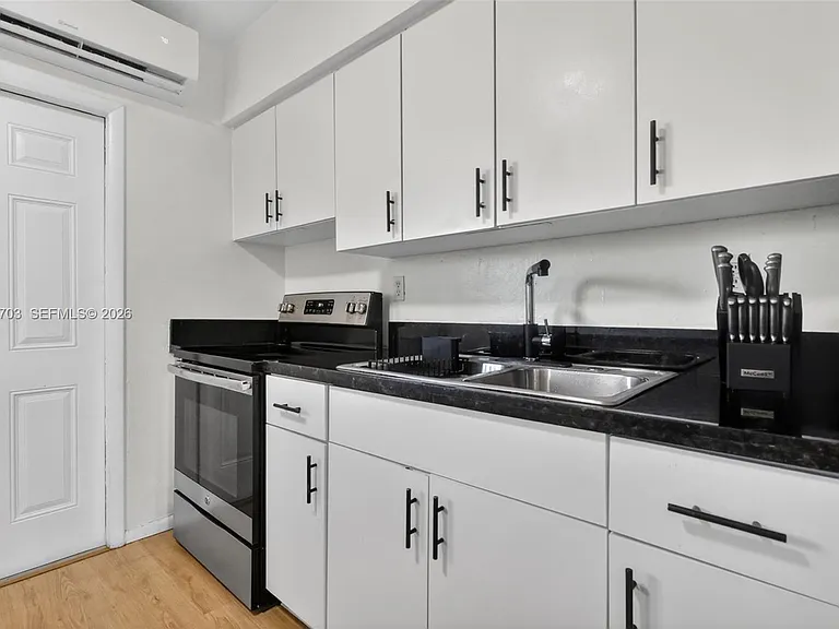 1003 NE 110th St #1003 — Photo 8
