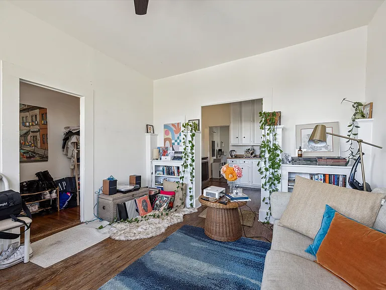 1100 Baylor St #B — Photo 9