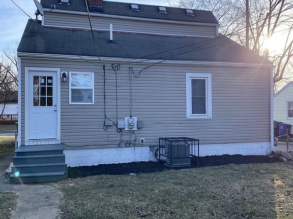 2nd image of 2783 Hiawatha St