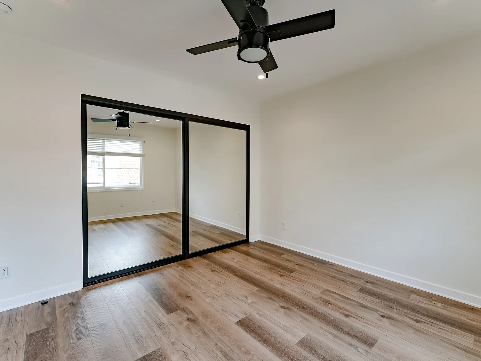 2 bed, 1100 sqft, $4,750 — Photo 3