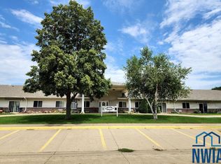 1711 3rd St APT 2, Hull, IA 51239