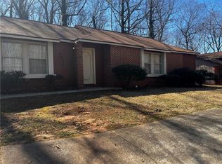 4071 River Rd, Ellenwood, GA 30294