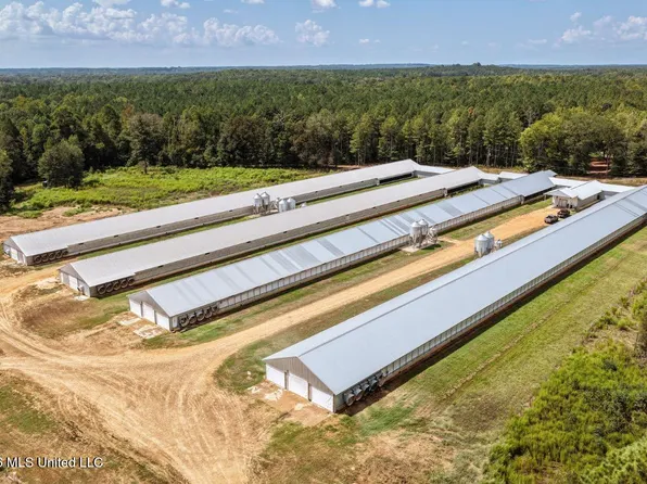 300 Center Crossing Rd, Kosciusko, MS 39090