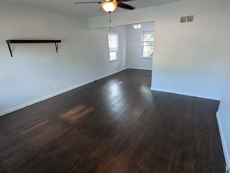 10205 Dandridge Dr — Photo 2