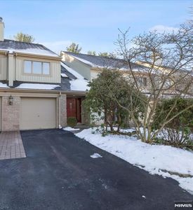 580 Laramie Ln, Mahwah, NJ, 07430