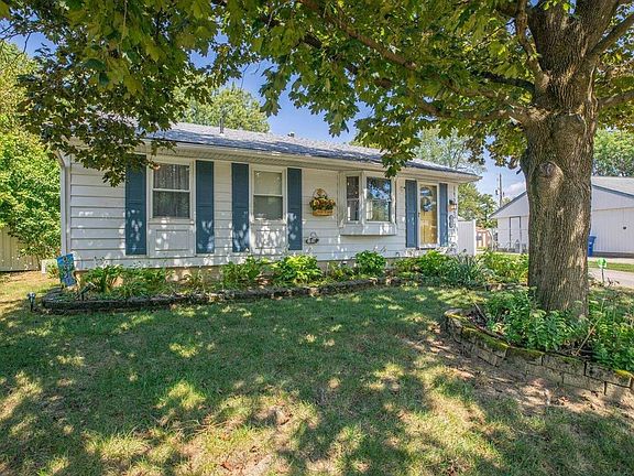 2nd image of 2772 Banner Ln