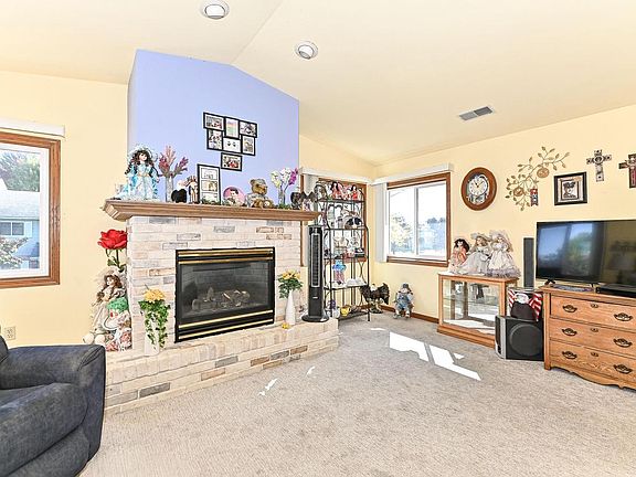 3rd image of 1123 N Sunnyslope DRIVE #202