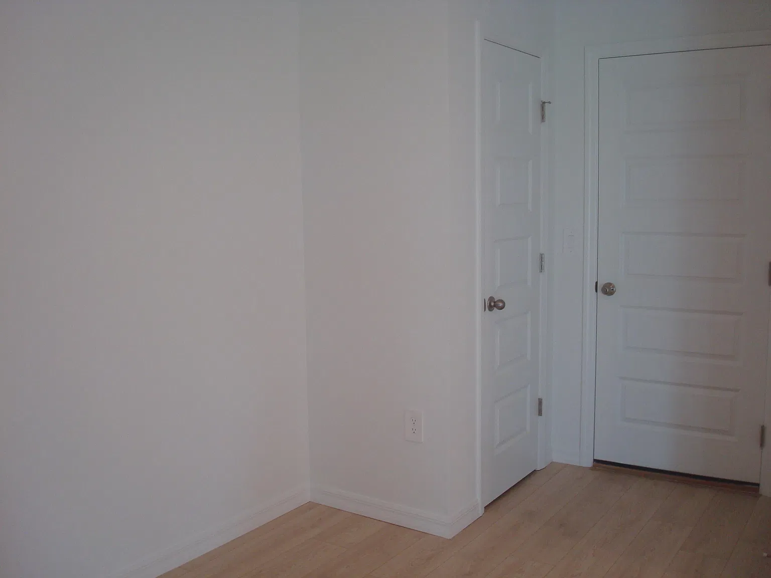 5 bed, 3.0 bath, 2077 sqft, $2,200 — Photo 4