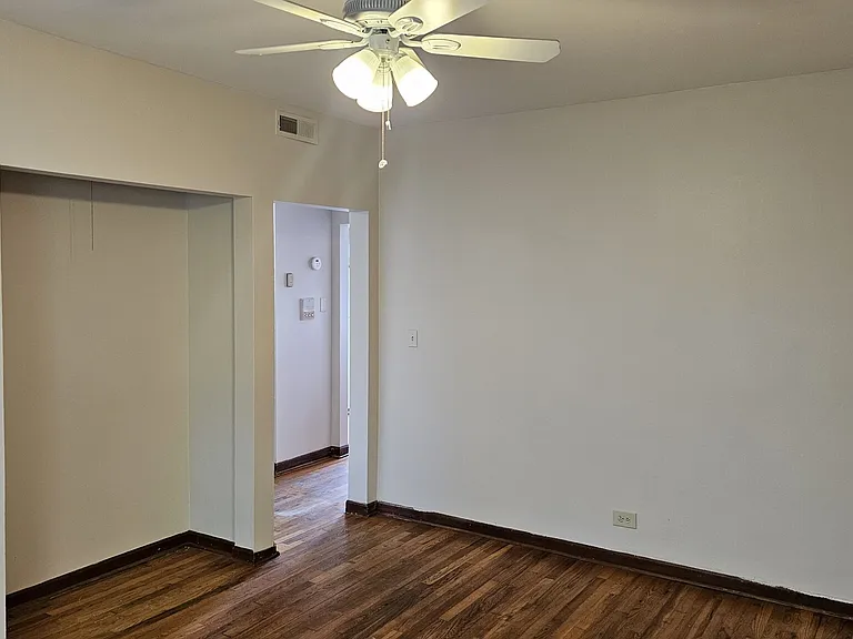 3153 W Argyle St #2W — Photo 6