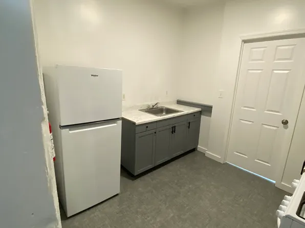 325 Centre St #3, Trenton, NJ 08611