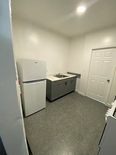 325 Centre St #3 Photo 1