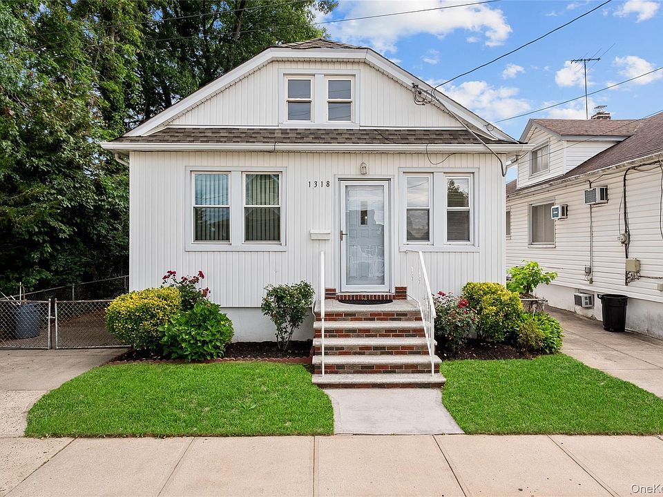 1st image of 1318 Scimitar Avenue