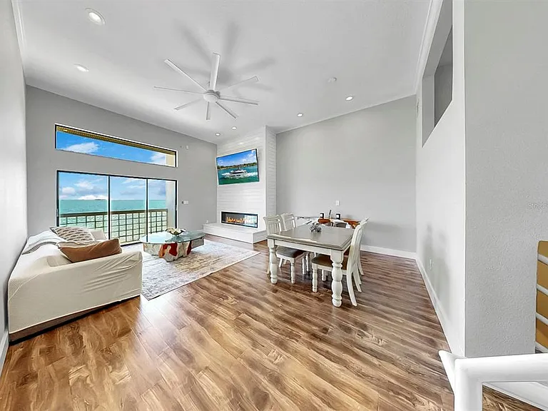 6504 Surfside Blvd #4 — Photo 9